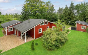 4 Bedroom Gorgeous Home In Glesborg, Fjellerup